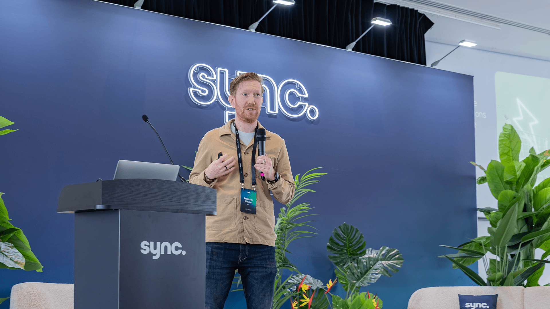 The power of unified commerce_ Creating seamless shopping experiences-min